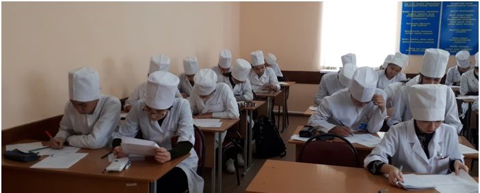 Колледжішілік математика және физика пәндерінен 1 курс студенттерінің арасында олимпиада өтті.